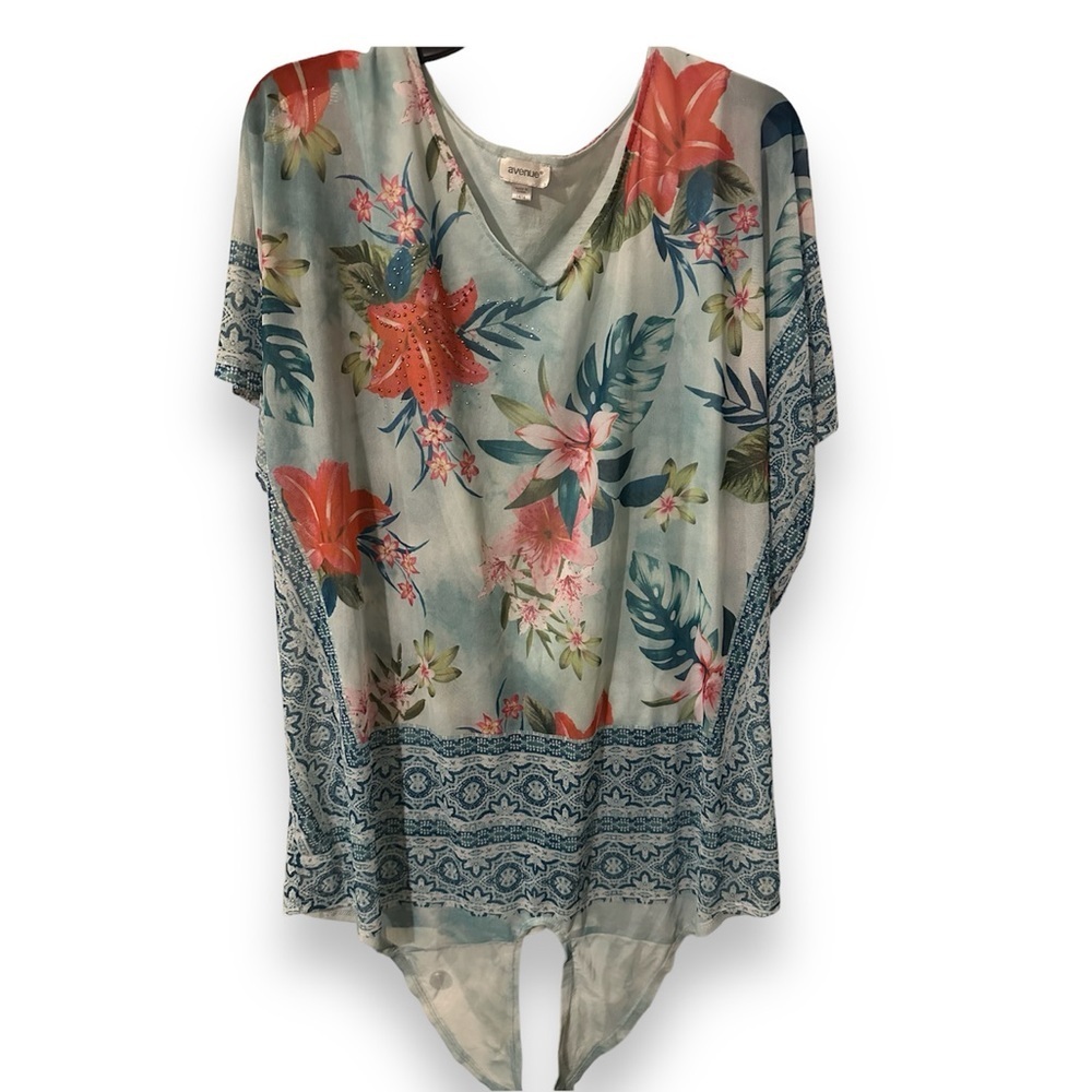 Avenue Women’s Elegant blouse  size 14-16 Avenue